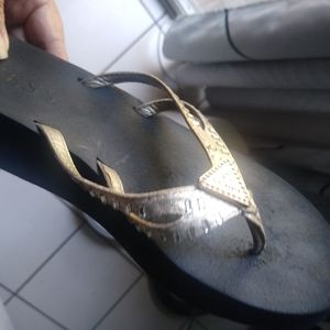 Guess flip flop sandal shoes